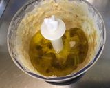 Une image de l'étape 5 de Sauce salade au fromage, ail mariné et vinaigre de malt.