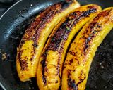 Foto del paso 1 de la receta: PLÁTANOS AL SARTÉN, con Queso Crema y🥓Tocineta Caramelizada..😋