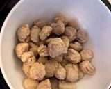 A picture of step 1 of Soya Chunks Fry.