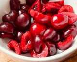 Hình bước làm 1 của món 💚 Cherry Đỏ Dằm Yoghurt & Hạt Chia