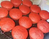 A picture of step 7 of Red velvet cupcakes.