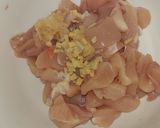 A picture of step 2 of Chicken chilli sauce.