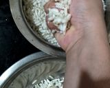 A picture of step 1 of Murmura pulao.