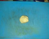 Foto langkah ke 4 dari resep Kulit Pastel 3 Bahan.