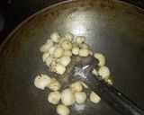 रोस्टेड फ्राई मखाने (roasted fry makhane recipe in Hindi) रेसिपी चरण 3 फोटो