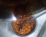 A picture of step 5 of Chilli Oil with Garlic.