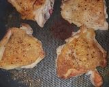 Foto del paso 3 de la receta: Muslos de pollo con salsa de champiñones