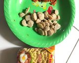 Foto langkah ke 1 dari resep Mie Goreng (Burung Dara) Pedas.
