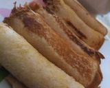A picture of step 4 of Ham and bread roll ups.