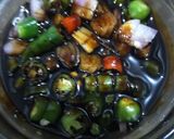Foto langkah ke 4 dari resep 1030. Tempe Mendoan Daun Kucai dengan Sambal Kecap.