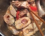 Hình bước làm 2 của món Cá ngạnh sông nấu lá lốt tía tô