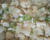Foto langkah ke 4 dari resep Kulit Sapi Cabe Hijau Praktis.