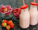 A picture of step 1 of Strawberry milkshake #ramadankitayari #summerdrink.
