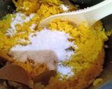 Foto langkah ke 2 dari resep Nasi kuning rice cooker santan bubuk.