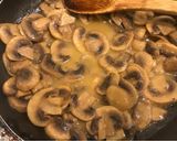 Foto del paso 3 de la receta: Salsa de champiñones al vino