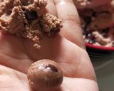 Foto langkah ke 4 dari resep Bola coklat favorite anak.