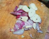Foto langkah ke 3 dari resep Tumis sawi dan tahu putih.