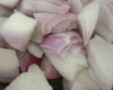 A picture of step 1 of Malai Pyaj Curry.