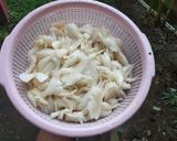 Foto langkah ke 1 dari resep Tumis Jamur Tiram Pedas.