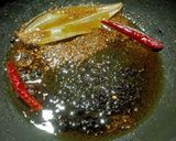 A picture of step 2 of Yogurt Pointed Gourd Curry.