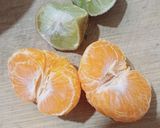 A picture of step 1 of Mandarin Orange lemon juice.