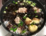 รูปขั้นตอนการทำที่ 3 ของ แกงจืดเต้าหู้หมูสับ ใส่สาหร่ายจีฉ่าย