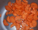 Foto langkah ke 2 dari resep Tumis sawi putih, wortel dan udang.