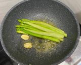 Foto langkah ke 4 dari resep Sayur Tumis Asparagus Ala Gita.