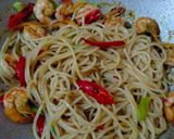Foto langkah ke 6 dari resep Spaghetti Kari Udang Spesial.