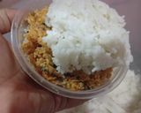 Foto langkah ke 5 dari resep Nasi Cokot isi Ayam Suwir Rica Kemangi.