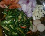 Foto langkah ke 2 dari resep Cumi asin tumis cabe ijo.