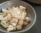 ફુલાવર વટાણા બટાકા નું શાક (Cauliflower Peas Potato Sabji Recipe In Gujarati) રેસીપી સ્ટેપ1ફોટો