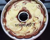 Foto langkah ke 8 dari resep Bolu Susu Marmer Kukus.