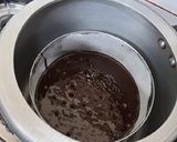 A picture of step 5 of Chocolate choco chips cake.