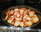 Foto del paso 1 de la receta: Huevos rotos "Bien Cargados"