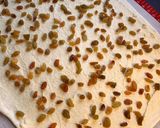 Foto langkah ke 3 dari resep Almond cream and raisin sweet bead.