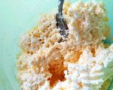 Sült csirkecomb szalonnamorzsás túrógombóccal gluténmentesen recept fázis 2 fotója