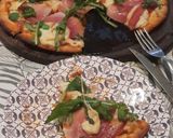 Foto del paso 5 de la receta: Pizza con rúcula, crudo y mozzarella