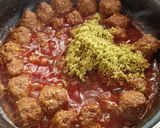 सावजी मटण खिमा बॉल्स (saoji mutton kheema balls recipe in marathi) रेसिपी स्टेप 4 फोटो 
