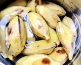 Hình bước làm 1 của món Chuối Sáp Luộc