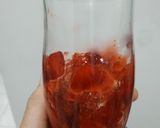 Foto langkah ke 3 dari resep Korean Strawberry Milk.