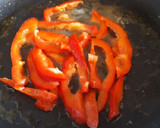 Foto del paso 3 de la receta: Lubina a la plancha con patatas, guindilla y limón
