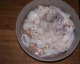 Foto langkah ke 1 dari resep Cumi asam manis.