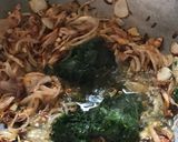 A picture of step 5 of Methi Mushrooms.