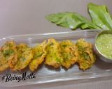 A picture of step 3 of Crispy Corainder-Spinach Pakoda.