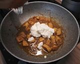 Foto del passaggio 7 della ricetta Pollo al curry