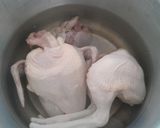 Foto langkah ke 1 dari resep Soto Ayam Bumbu Kuning.