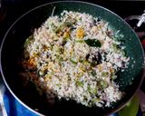 A picture of step 3 of Bread Upma.