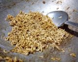 A picture of step 3 of Noodles Spring Roll.