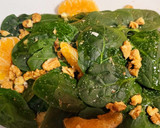 Foto del paso 3 de la receta: Ensalada de espinacas con mandarina y queso con mermelada de naranja amarga